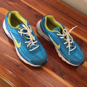 Ladies Size 10 Nike Running Shoes
